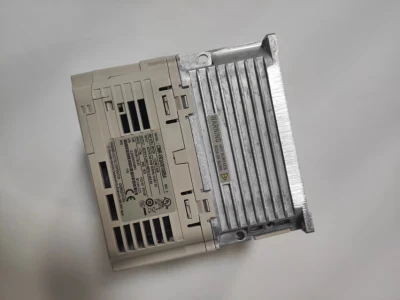 Линейный привод Siemens FUJI Step Yaskawa Mitsubishi Delta Fanuc Panasonic Sgm7j-04afc6e SGD7s-2r8a00A002 Электрический гибридный серводвигатель постоянного или переменного тока